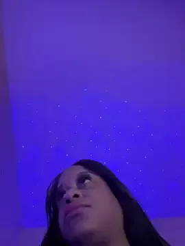 MissZoeDeville – webcam model profile photo Image 9