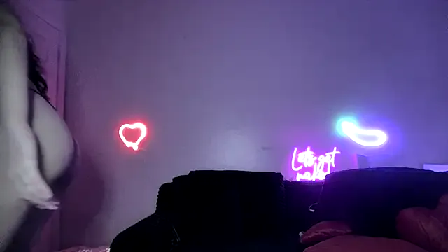 Creamy_bitchxxx – webcam model profile photo Image 19