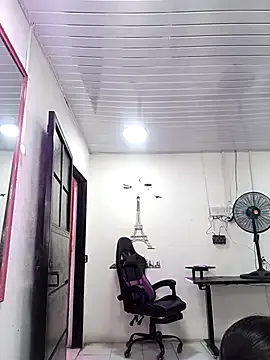 SofiRivas – webcam model profile photo Image 2