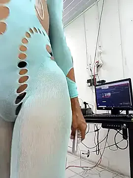 ChloeDevine – webcam model profile photo Image 15