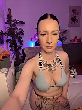 KarolBrand – webcam model profile photo Image 17