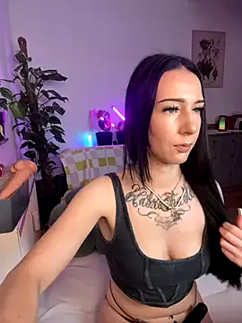 KarolBrand – webcam model profile photo Image 5