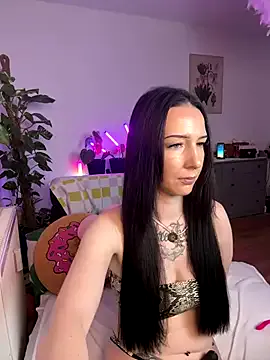 KarolBrand – webcam model profile photo Image 7