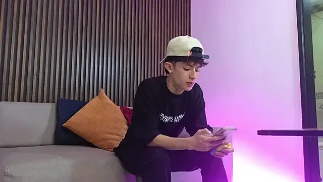 SandiSquirts – webcam model profile photo Image 10