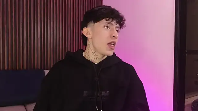 SandiSquirts – webcam model profile photo Image 12