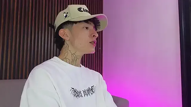 SandiSquirts – webcam model profile photo Image 13