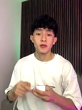 SandiSquirts – webcam model profile photo Image 19