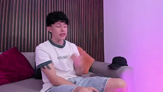 SandiSquirts – webcam model profile photo Image 7