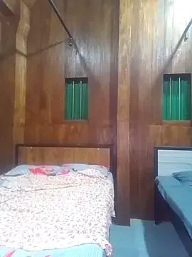 Amylewiss – webcam model profile photo Image 10