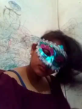 Amylewiss – webcam model profile photo Image 7