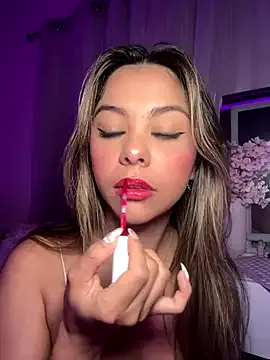 MystiqueXXX – webcam model profile photo Image 9