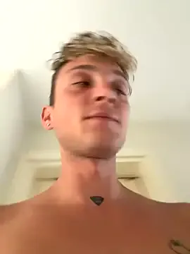 Live with soccer_hot on FliCam Image 3