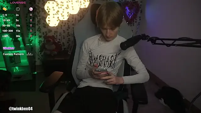 BellaVibes – webcam model profile photo Image 13