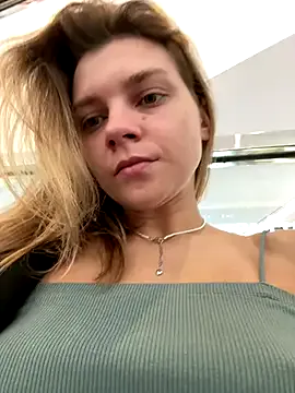 LennaVoss – webcam model profile photo Image 14