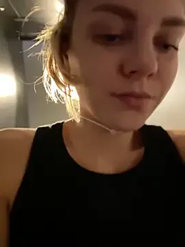 LennaVoss – webcam model profile photo Image 16