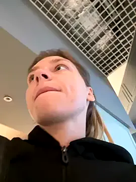 LennaVoss – webcam model profile photo Image 8