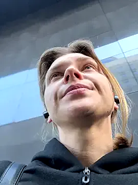 LennaVoss – webcam model profile photo Image 9