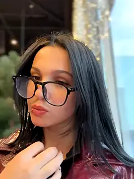 CurvyAnonymousGirl89 – webcam model profile photo Image 2