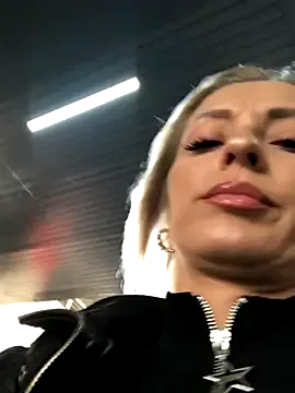 Adivaaa – webcam model profile photo Image 19