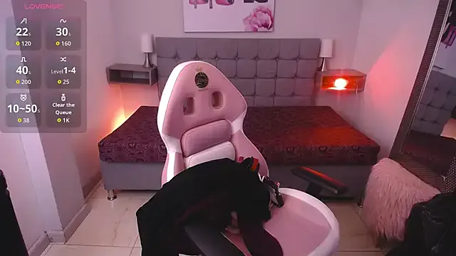 SelenaJenner – webcam model profile photo Image 15