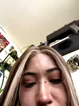 SelenaJenner – webcam model profile photo Image 2