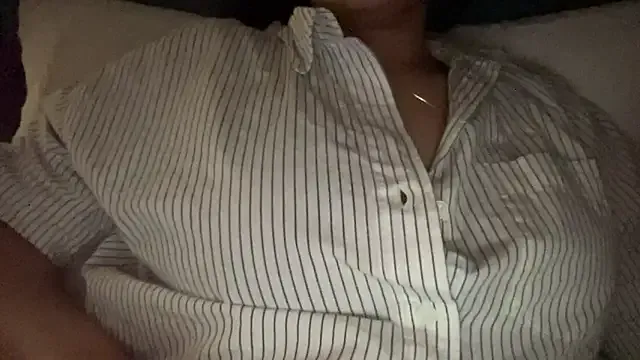 Luna_Raay – webcam model profile photo Image 5