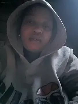 SandiSquirts – webcam model profile photo Image 17