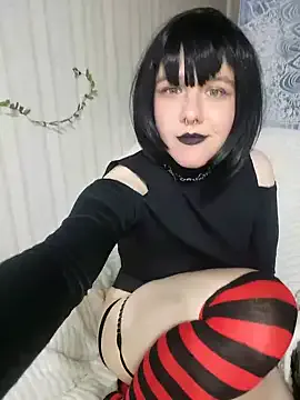 CatBennet – webcam model profile photo Image 8