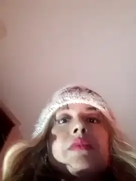 AlanaBorzi – webcam model profile photo Image 13