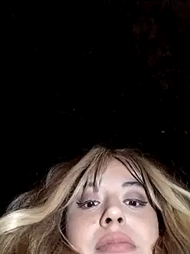 AlanaBorzi – webcam model profile photo Image 14