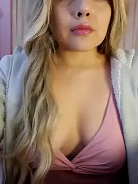 AlanaBorzi – webcam model profile photo Image 18