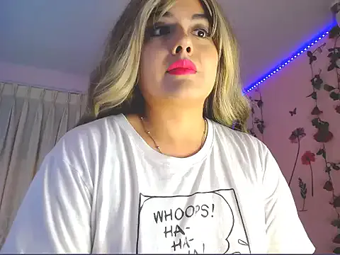 AlanaBorzi – webcam model profile photo Image 19