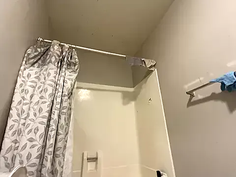 BellaVibes – webcam model profile photo Image 11