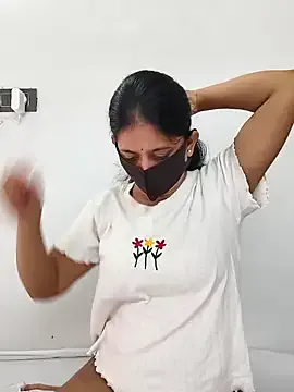 MADE_IN_LONDON – webcam model profile photo Image 12