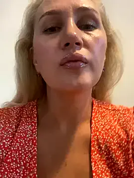 HellenLatin – webcam model profile photo Image 9