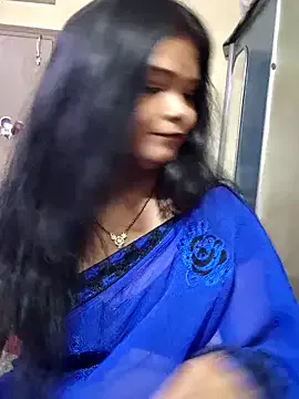 SandiSquirts – webcam model profile photo Image 12