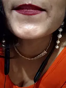 SandiSquirts – webcam model profile photo Image 4