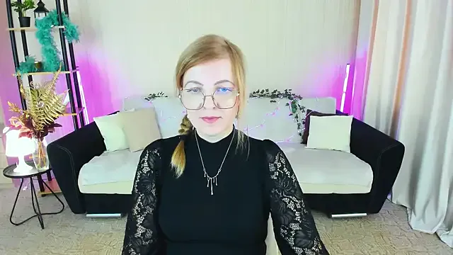 VeroniicaRoss – webcam model profile photo Image 12