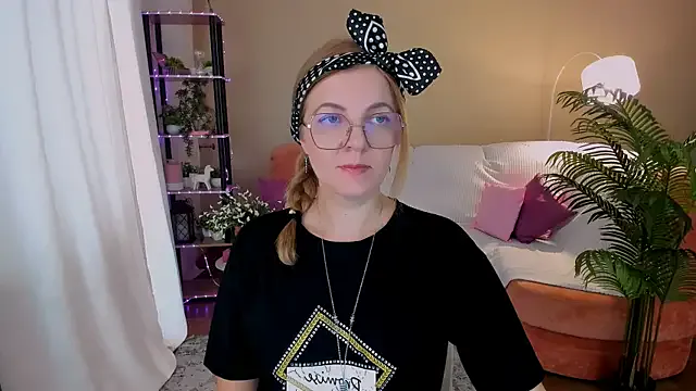 VeroniicaRoss – webcam model profile photo Image 13