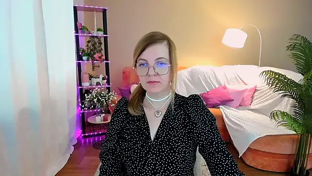 VeroniicaRoss – webcam model profile photo Image 6