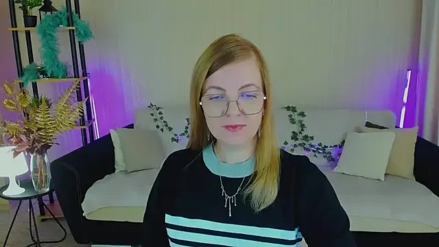 VeroniicaRoss – webcam model profile photo Image 8