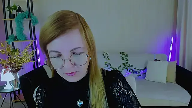 VeroniicaRoss – webcam model profile photo Image 9