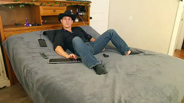 KurtneyTrav – webcam model profile photo Image 2
