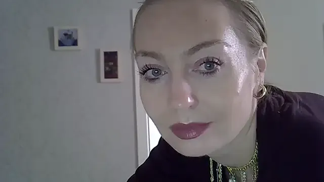 LennaVoss – webcam model profile photo Image 17