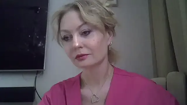 LennaVoss – webcam model profile photo Image 4