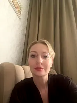 LennaVoss – webcam model profile photo Image 6