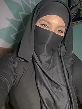 Zeynep-Lahsen Image 17