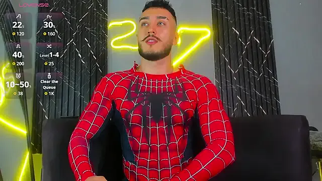 HugeTitties – webcam model profile photo Image 12