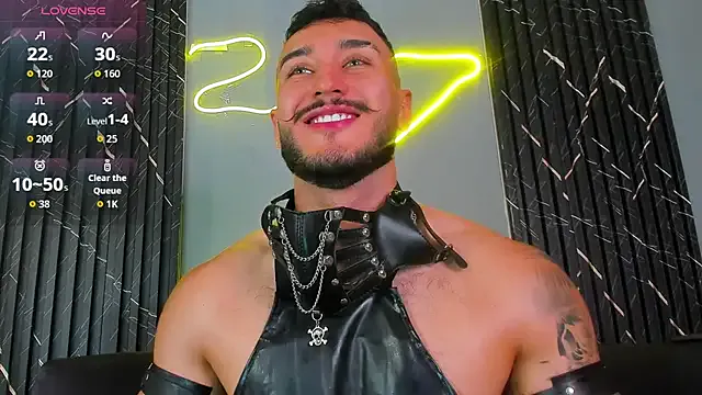 HugeTitties – webcam model profile photo Image 6