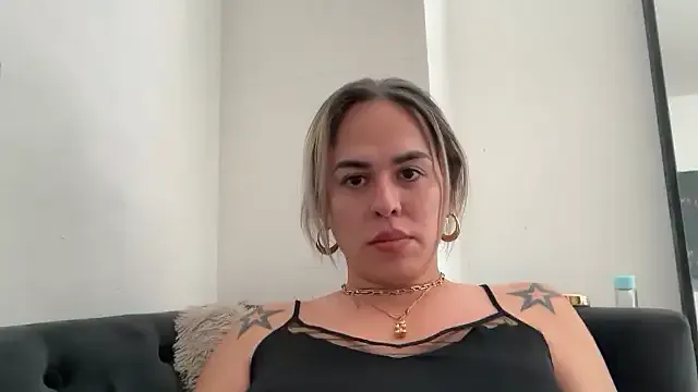 SarahMonclair – webcam model profile photo Image 3